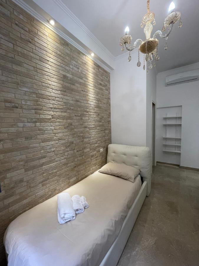 Domus Enea - Colosseo Termini Рим Экстерьер фото